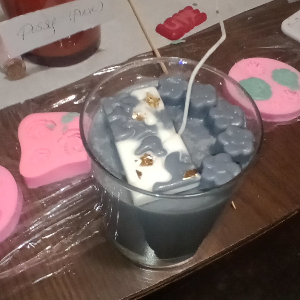 Custom Handcrafted Candles - Picture 5 of 12